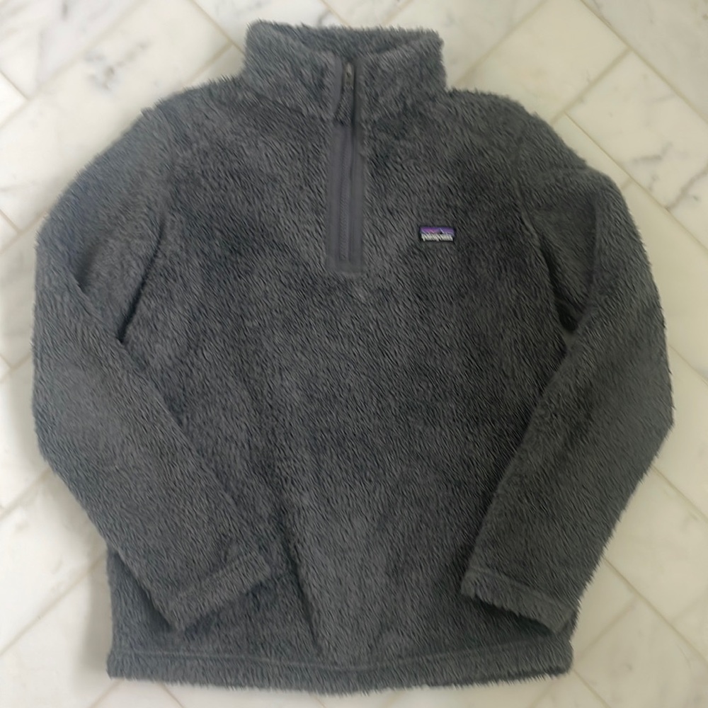Boys XL Patagonia fleece, dark gray, 1/4 zip, excellent used condition